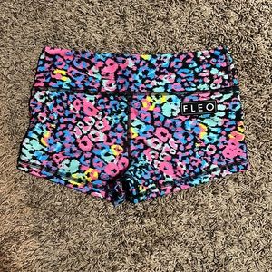 Fleo OG tie dye leopard like new size small
